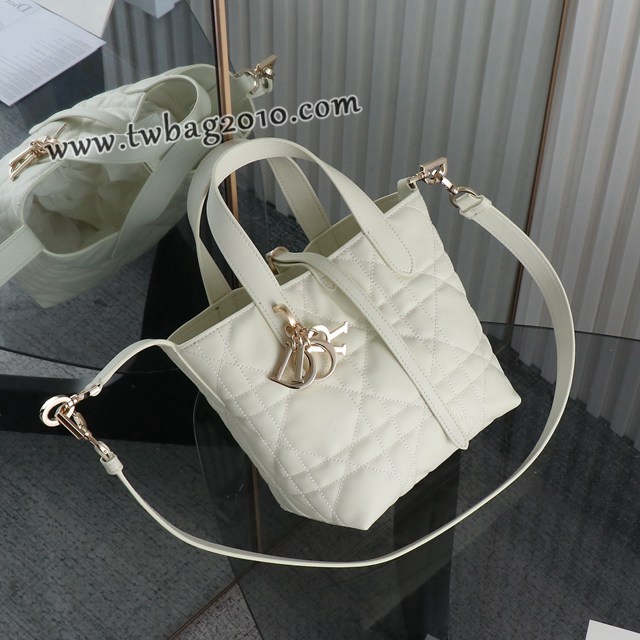 Dior专柜新款迪奥高仿原单原厂级Toujours竖版系列小号白色M2835菜篮子 djfk1455